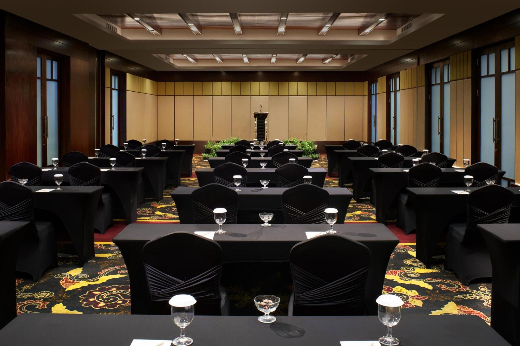 El Hotel Banyuwangi Banyuwangi  Εξωτερικό φωτογραφία