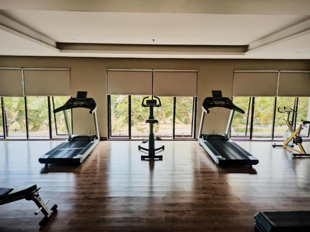 El Hotel Banyuwangi Banyuwangi  Εξωτερικό φωτογραφία