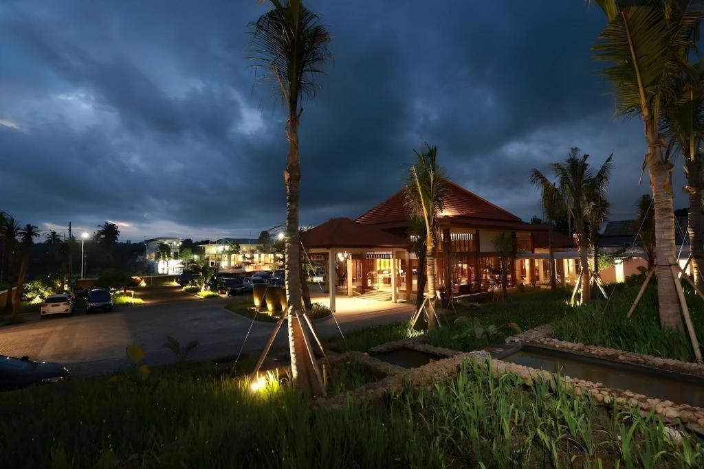 El Hotel Banyuwangi Banyuwangi  Εξωτερικό φωτογραφία