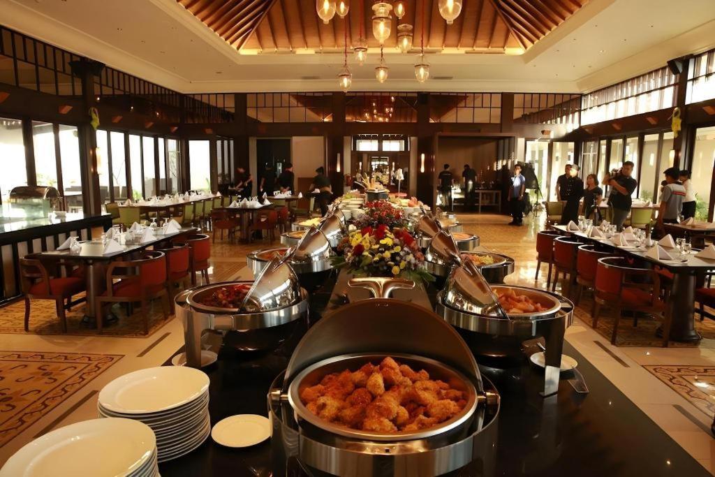 El Hotel Banyuwangi Banyuwangi  Εξωτερικό φωτογραφία