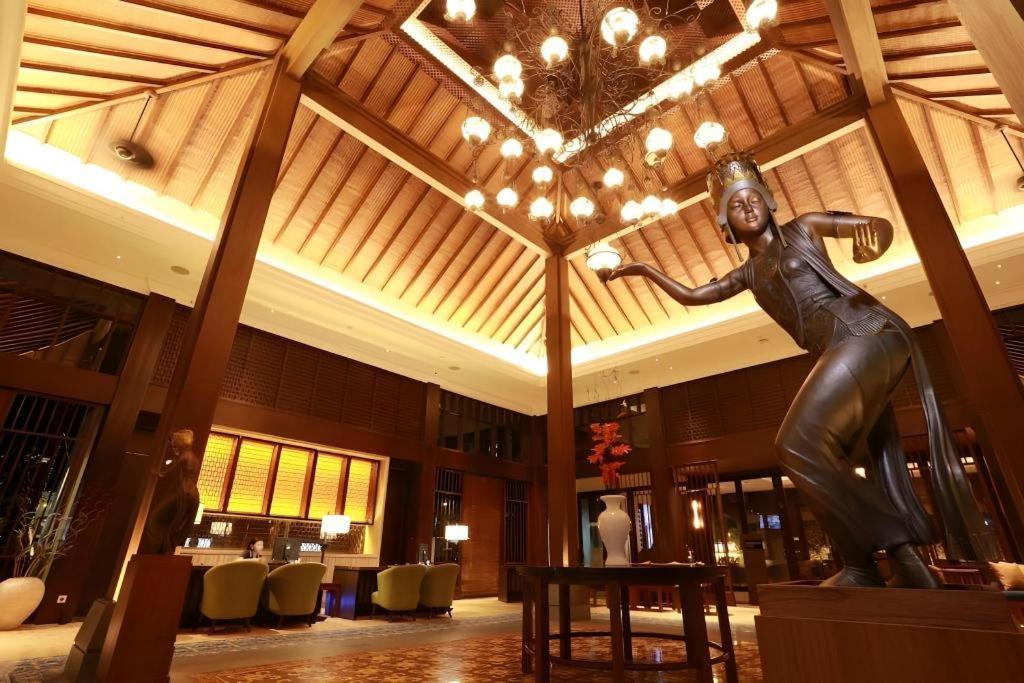 El Hotel Banyuwangi Banyuwangi  Εξωτερικό φωτογραφία