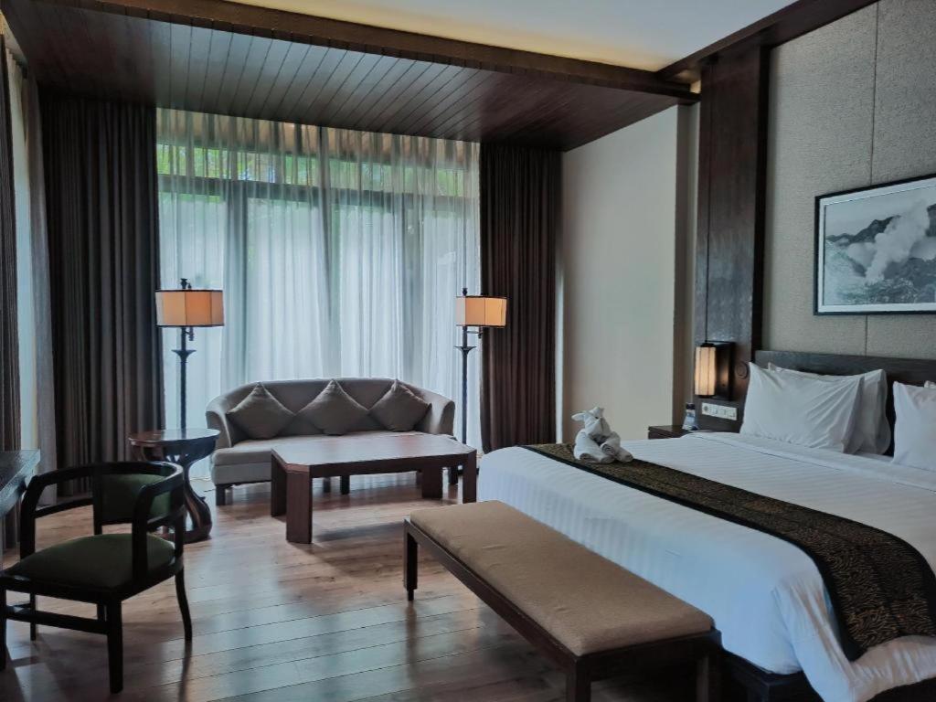 El Hotel Banyuwangi Banyuwangi  Εξωτερικό φωτογραφία