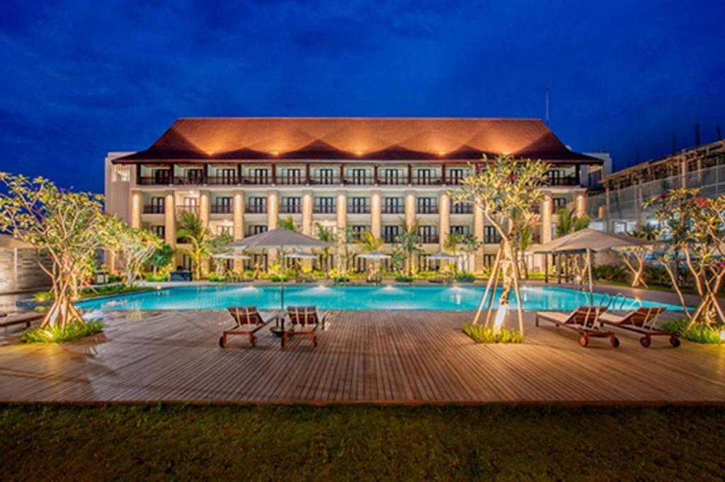 El Hotel Banyuwangi Banyuwangi  Εξωτερικό φωτογραφία