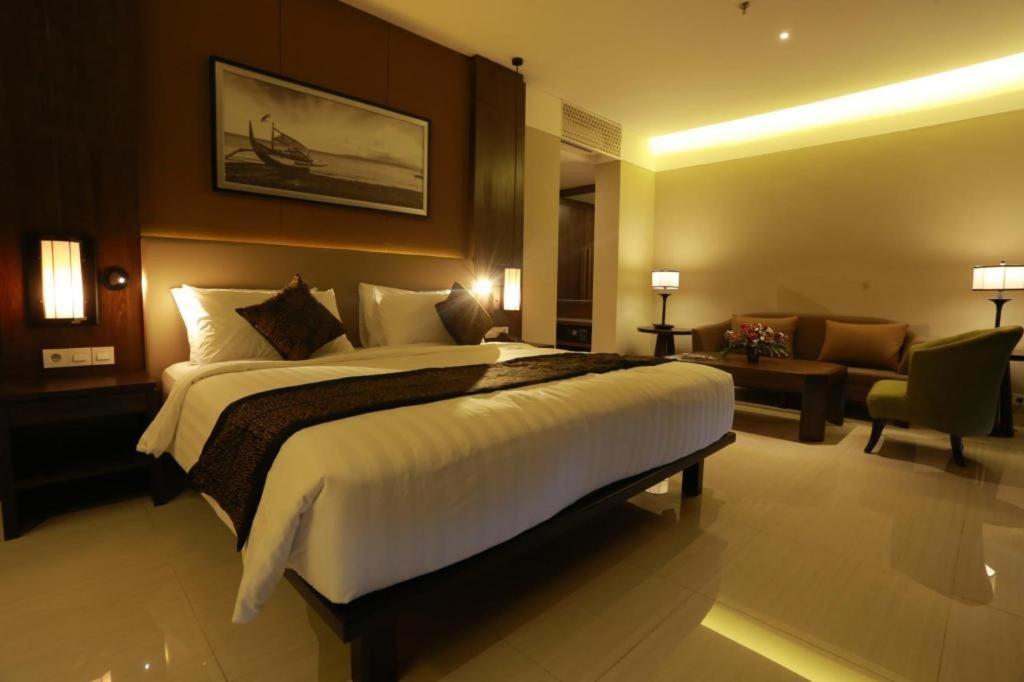 El Hotel Banyuwangi Banyuwangi  Εξωτερικό φωτογραφία