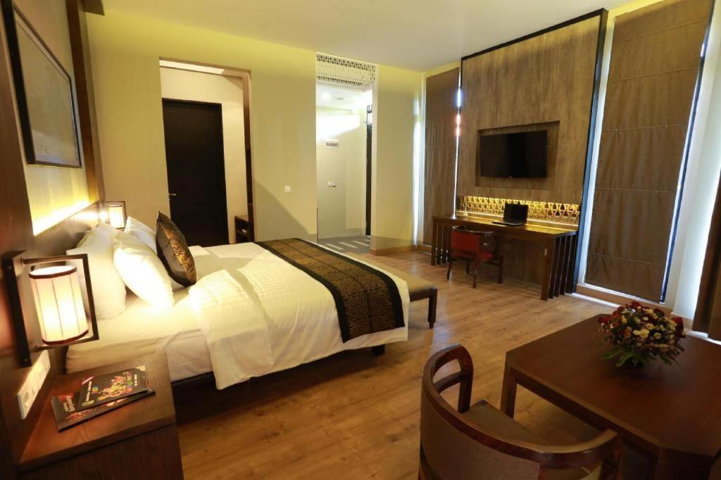 El Hotel Banyuwangi Banyuwangi  Εξωτερικό φωτογραφία