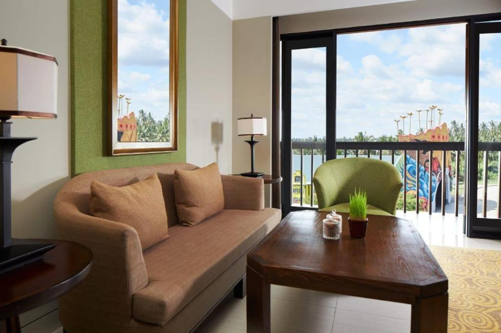 El Hotel Banyuwangi Banyuwangi  Εξωτερικό φωτογραφία