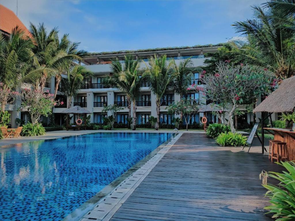 El Hotel Banyuwangi Banyuwangi  Εξωτερικό φωτογραφία
