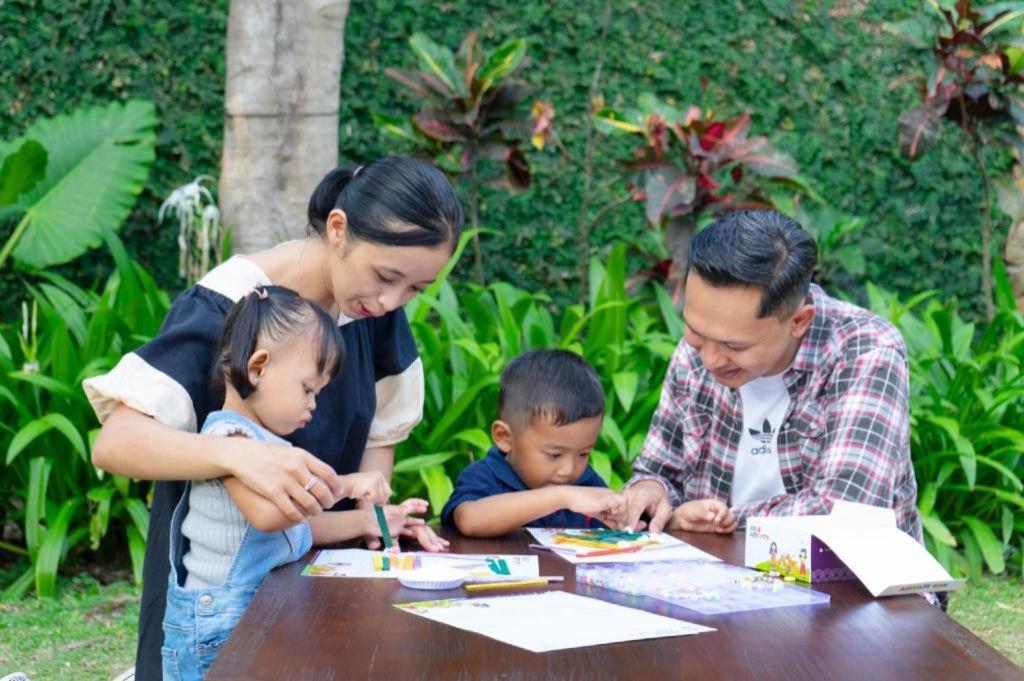 El Hotel Banyuwangi Banyuwangi  Εξωτερικό φωτογραφία